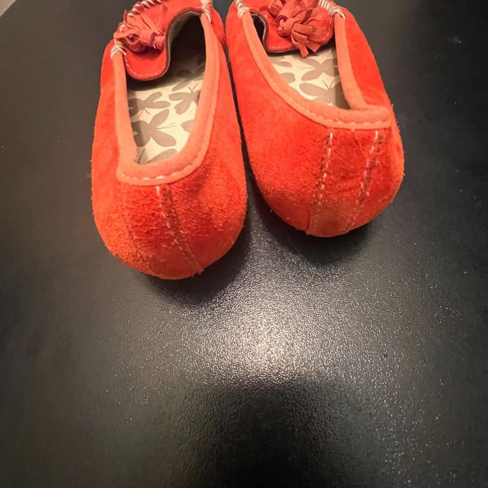 Lands' end size 7.5 orange suede driving shoes loafers with tassels